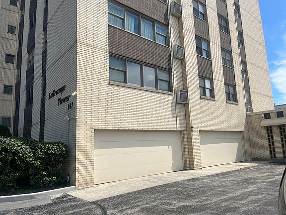 3rd image of 141 N La Grange Rd APT 802