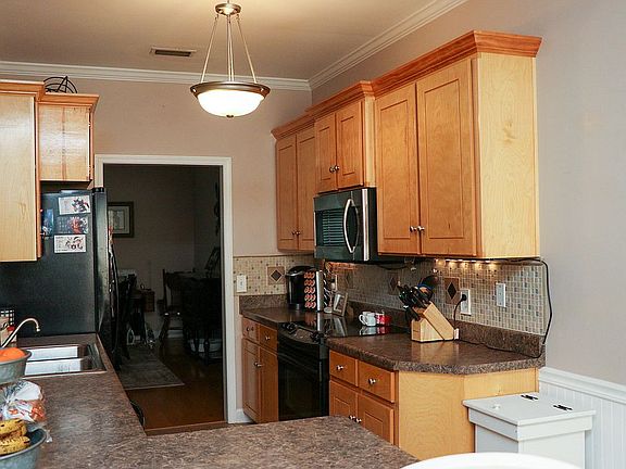 5th image of 101 Dogwood Ct
