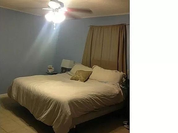 2nd image of 813 Governor Hall St