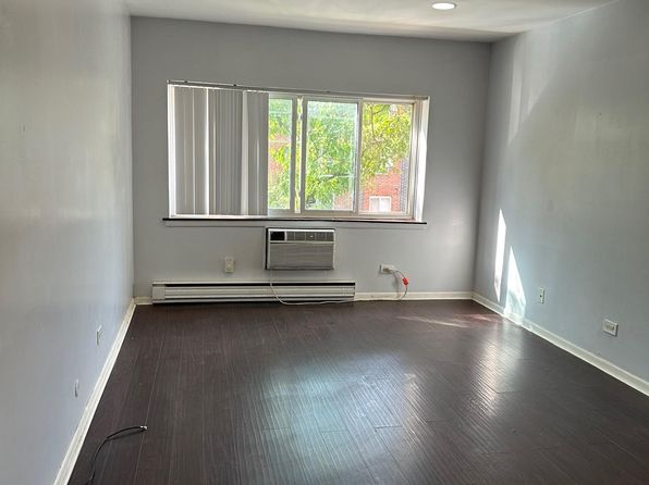 3825-3825 N Pine Grove Ave #411