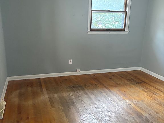 5th image of 3034 N Frederick Ave
