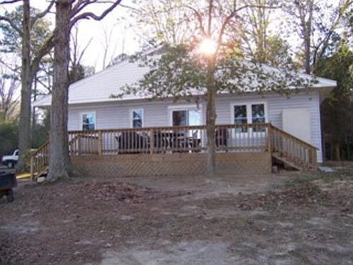 3rd image of 533 Parker Dr