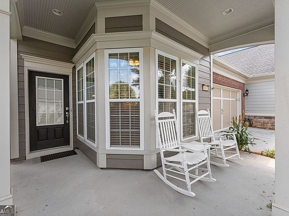 3rd image of 6142 Longleaf Dr