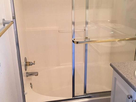 3rd image of 12381 Creekview Dr Unit 117