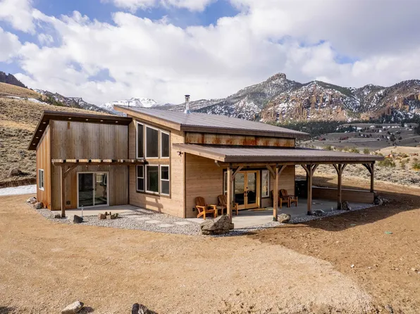 6 Silver Ridge Tr, Cody, WY 82414