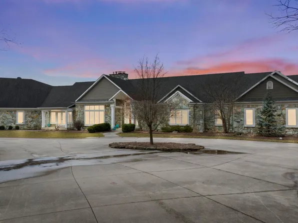 8710 Schlatter Rd, Leo, IN 46765