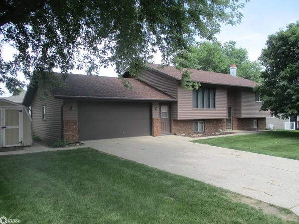 532 Southdale Dr, Carroll, IA 51401