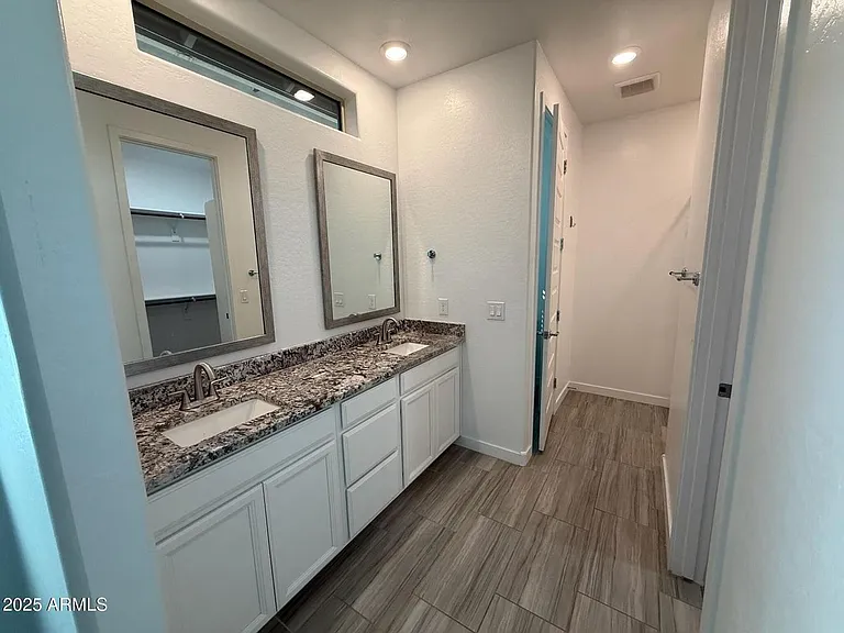 327 W Tamarack Dr — Photo 16