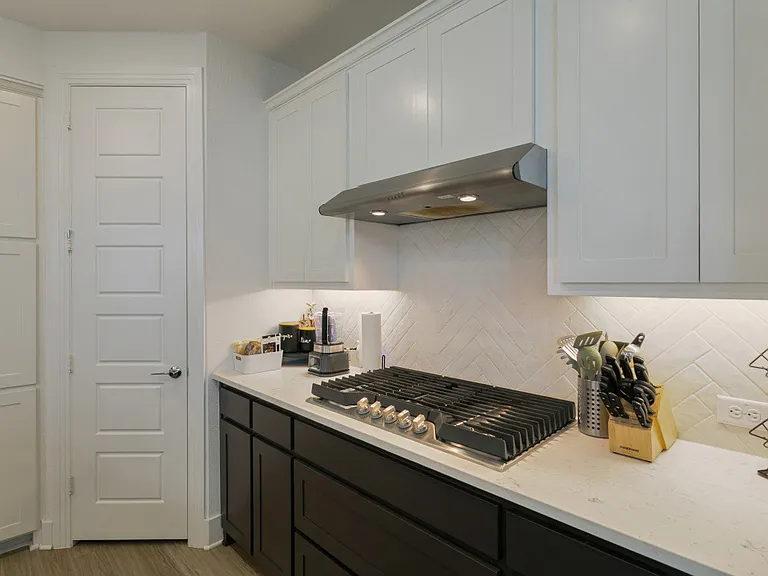 1212 Carnation Dr — Photo 8