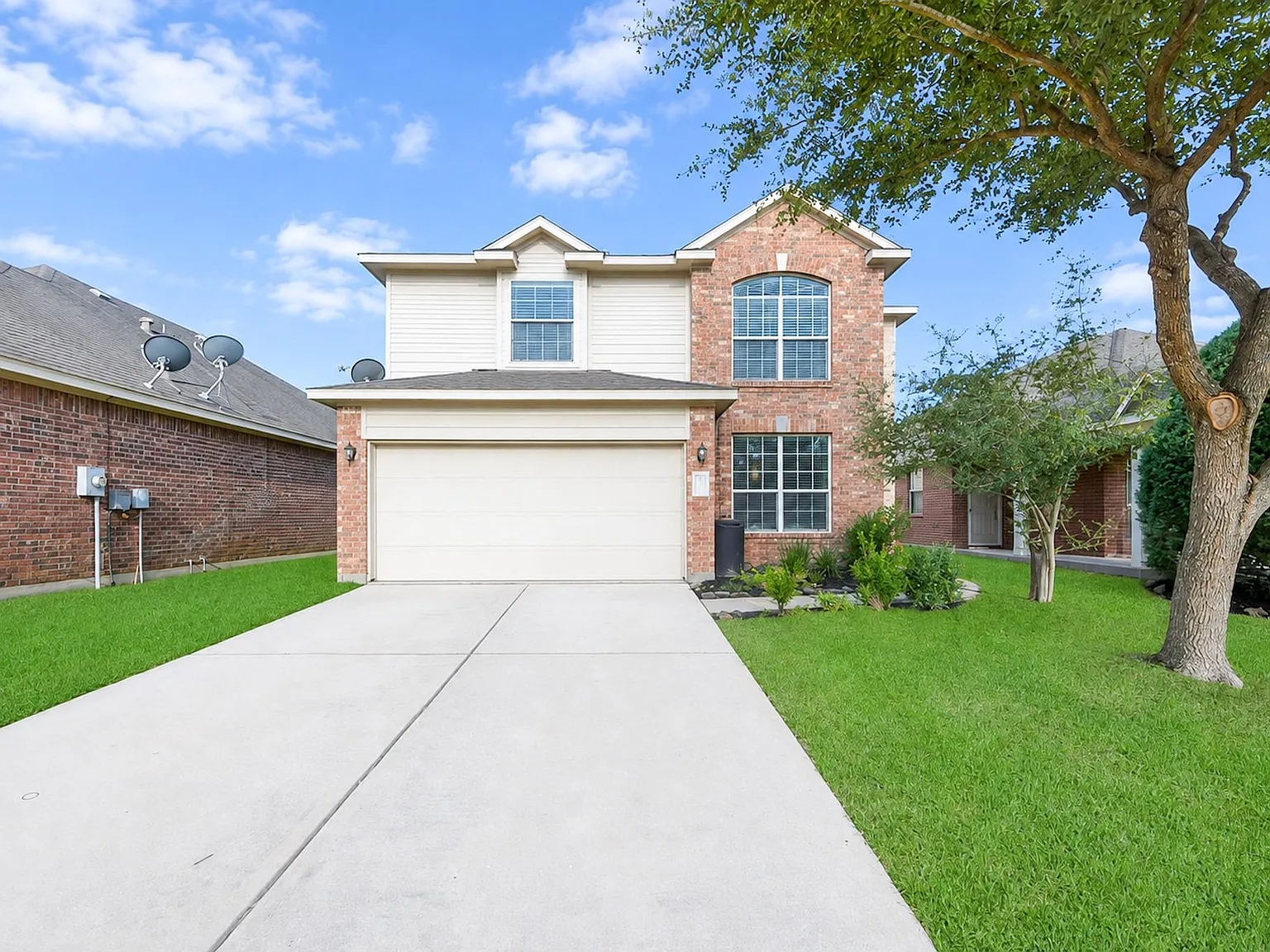 3 bed, 2.5 bath, 2169 sqft, $2,295 — Photo 4