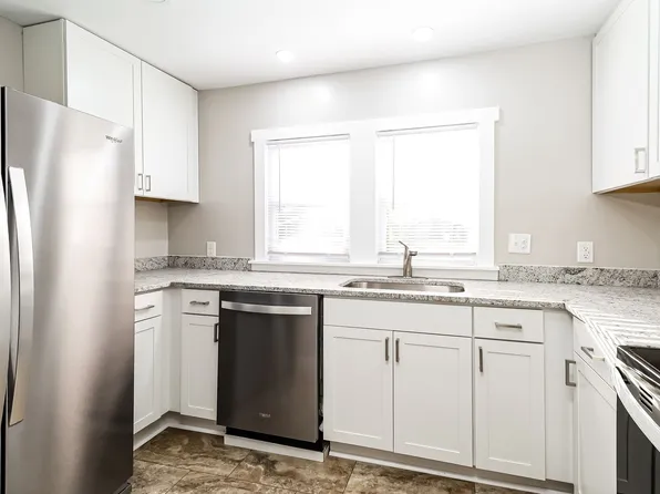 177 Half Circle Ln, Hendersonville, NC 28791