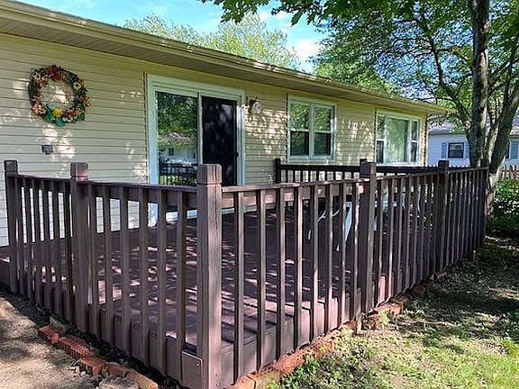 Deck off kitchen 16x12 ft 