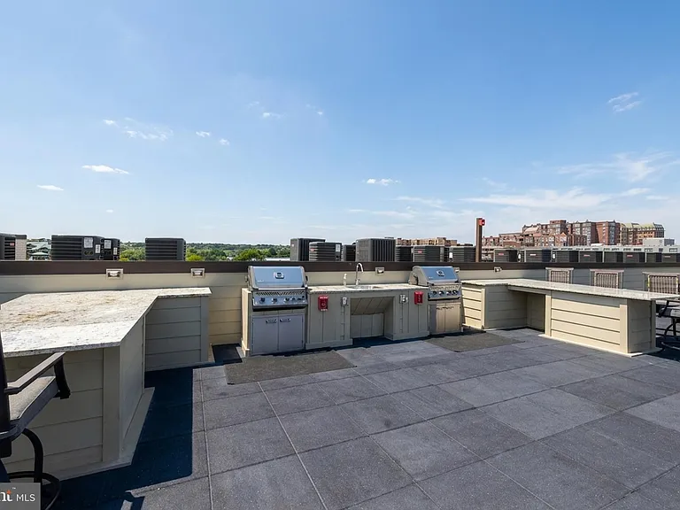 701 N Henry St #306 — Photo 50