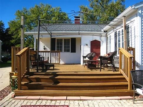 5th image of 607 Carrington St