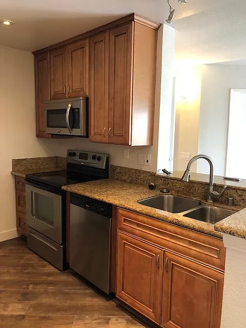 7087 Camino Degrazia #143