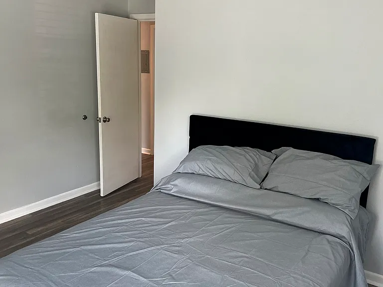 239 Maplewood Ln — Photo 18