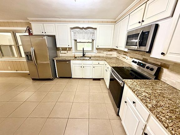 5th image of 1935 Denton Rd