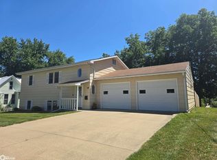 414 N 4th St, Oskaloosa, IA 52577
