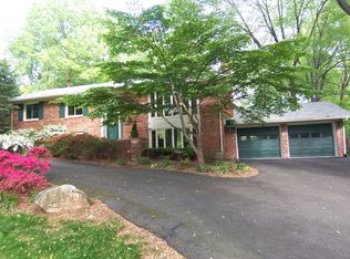 5004 Bradford Dr, Annandale, VA 22003