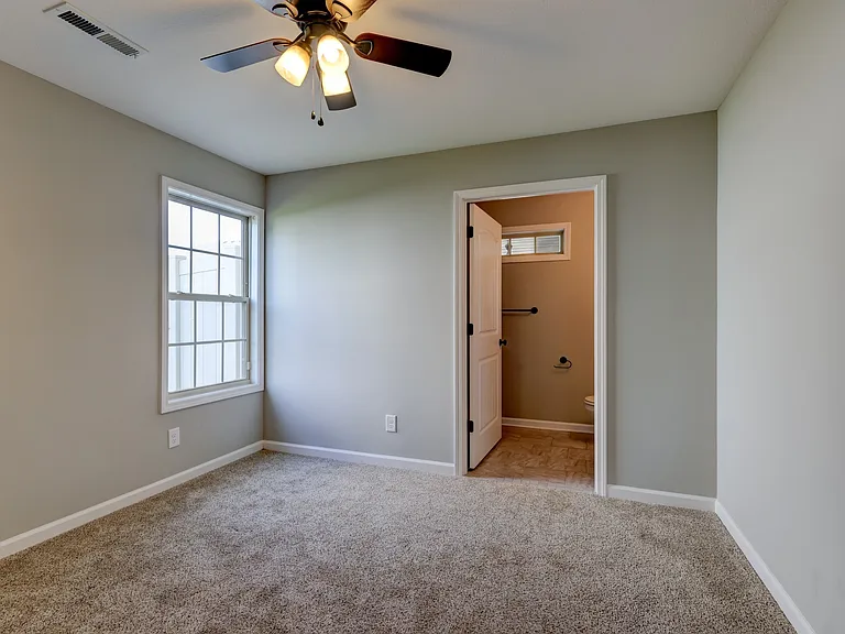 1008 Meadowview Ln — Photo 51