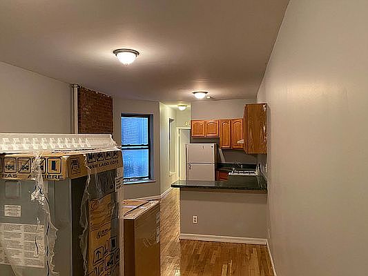 2nd image of 2171 3rd Ave #2