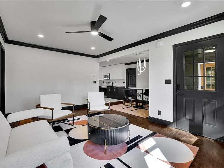 1722 San Gabriel Ave — Photo 2