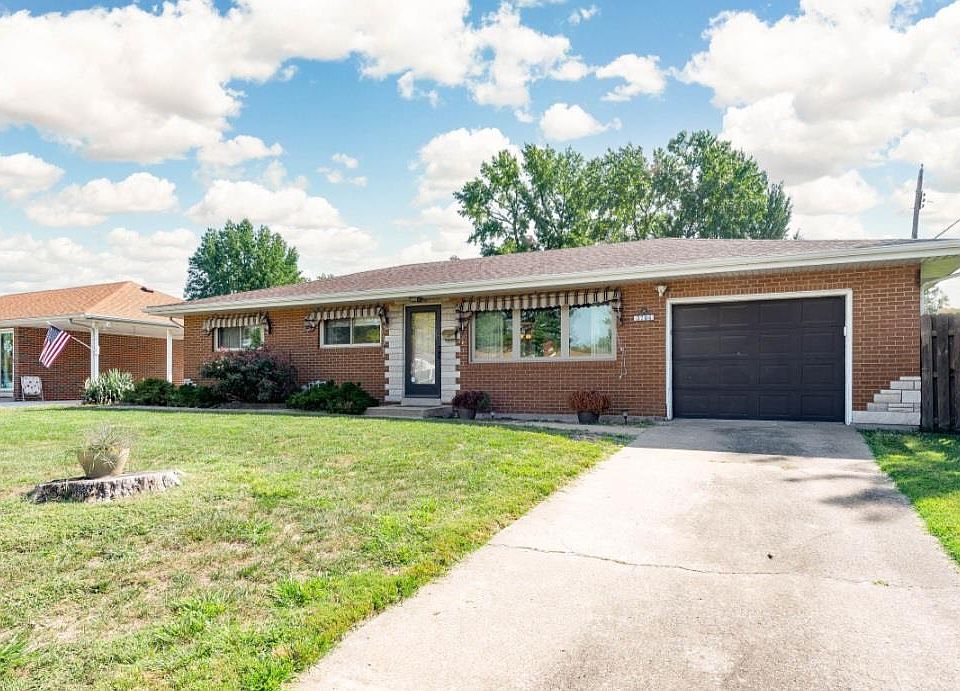 1st image of 3704 Fairoaks Dr