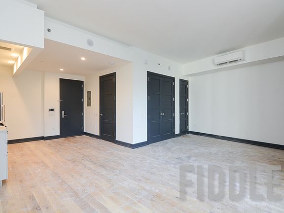 3rd image of 10 Montieth St #348A