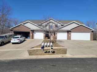 211 Parador Pl, Cottage Grove, WI 53527