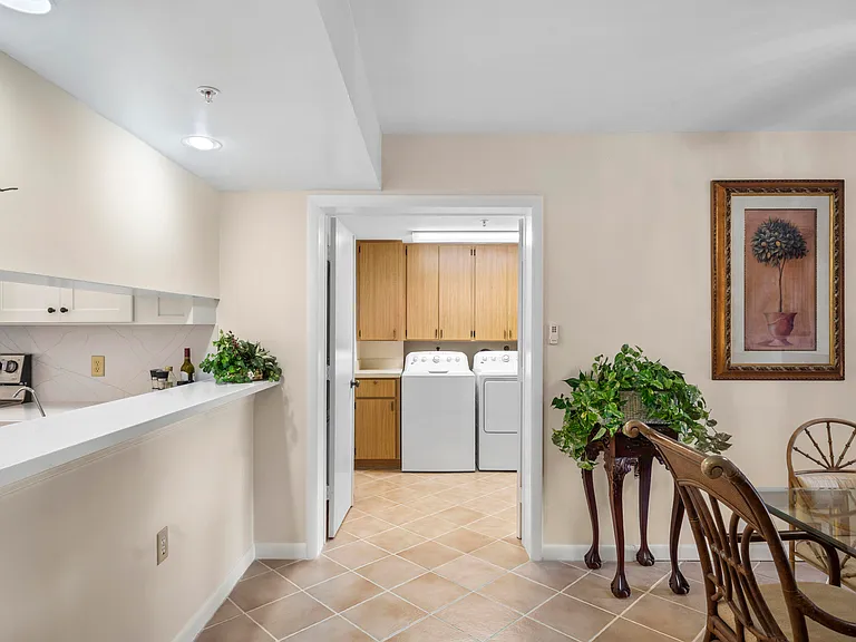 601 Seafarer Cir #104 — Photo 31