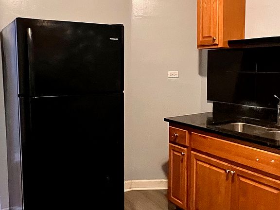 4th image of 6716 S Clyde Ave #1