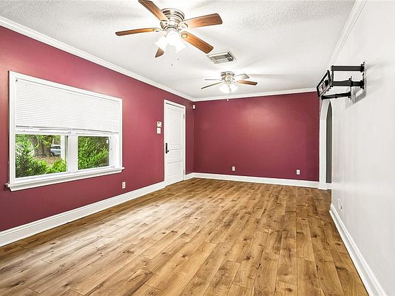 4th image of 20372 Doris Rd