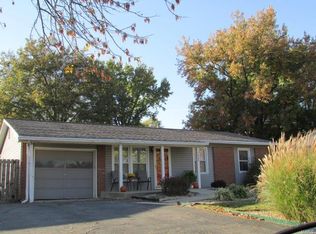 7808 Meadowlark Dr, Godfrey, IL 62035