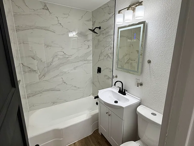 2312 Court St — Photo 3