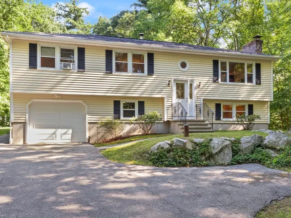 58 Roosevelt Rd, Wilmington, MA 01887