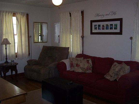 2nd image of 204 Choate St