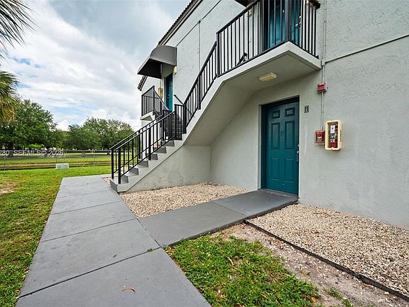 5th image of 7195 NW 179th St APT 106
