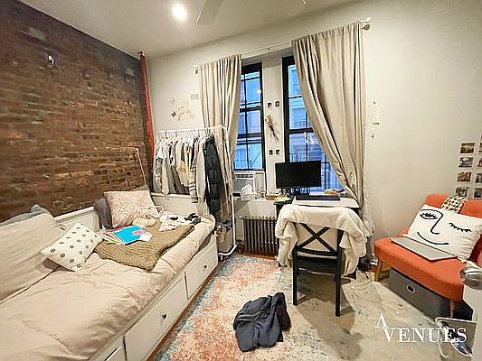 1st image of 73 Orange St #3