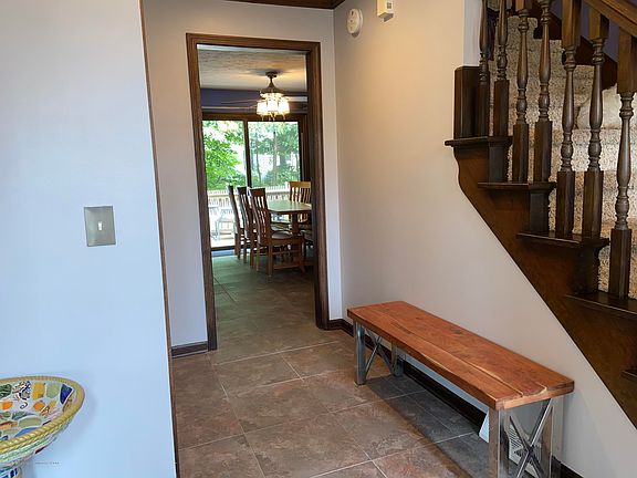 4th image of 3830 Binghampton Dr
