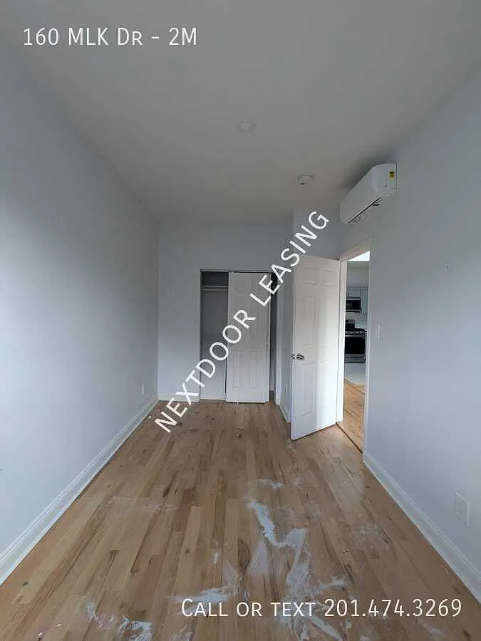 160 MLK Dr — Photo 4