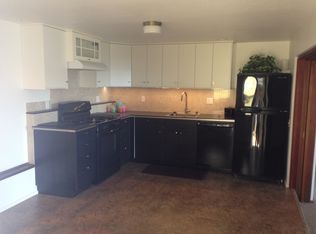 8460 Pine Hills Dr, Oakland, CA 94611