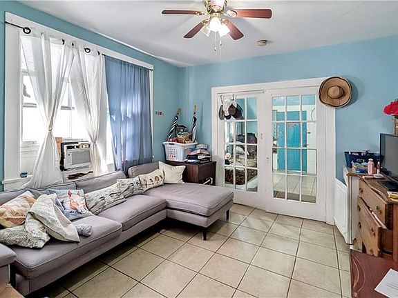 4th image of 4237-39 Ulloa St