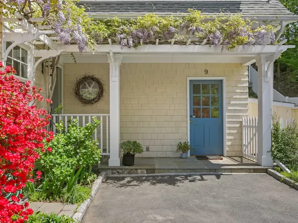 9 Glenwood Drive, Darien, CT 06820