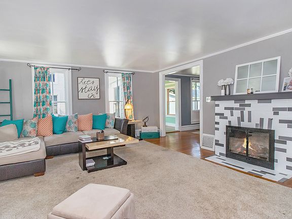 5th image of 130 Glendale Ave
