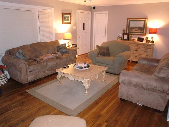 3rd image of 1609 Cahill Dr