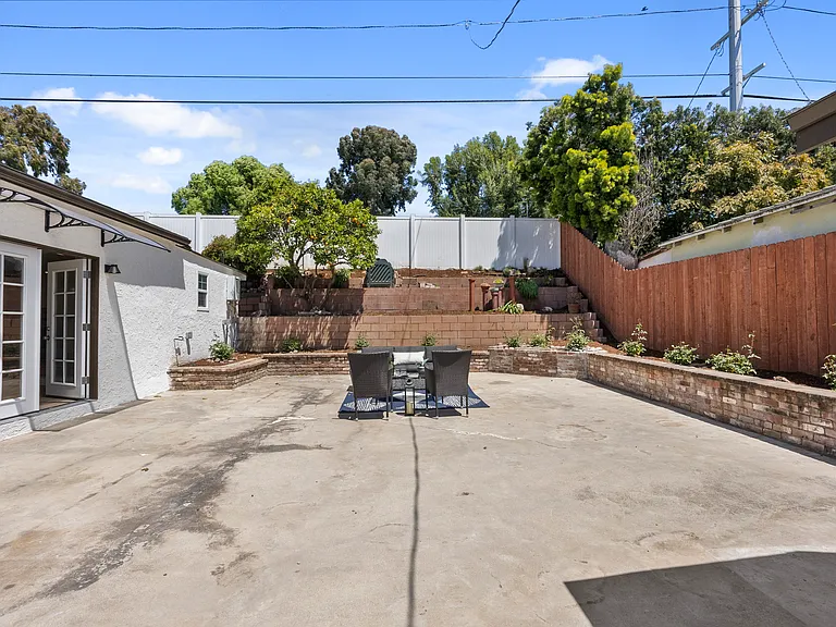 3362 Colonial Ave — Photo 14