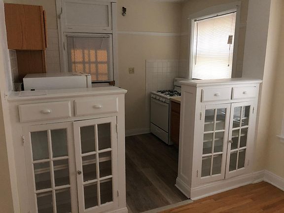 3rd image of 2505 W Winnemac Ave #A