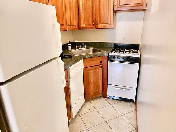 5th image of 45 W 75th St APT 3A