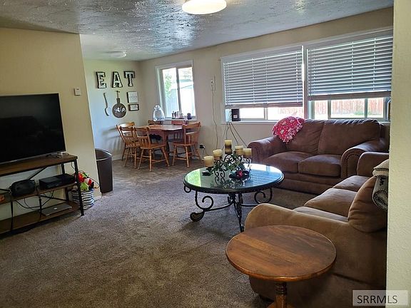 3rd image of 1088 Lovejoy St
