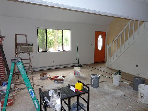 2nd image of 2733 Bonnyview Ln